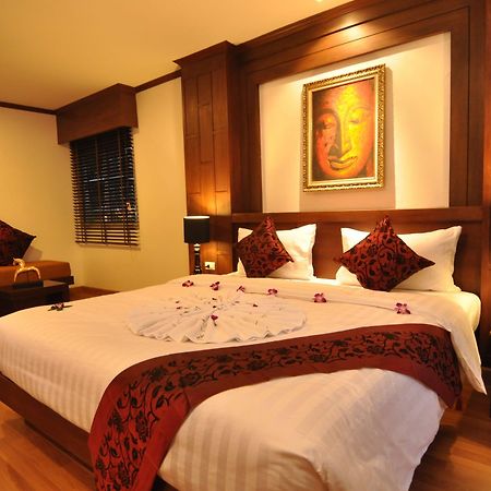 Hemingway'S Hotel Patong Bagian luar foto