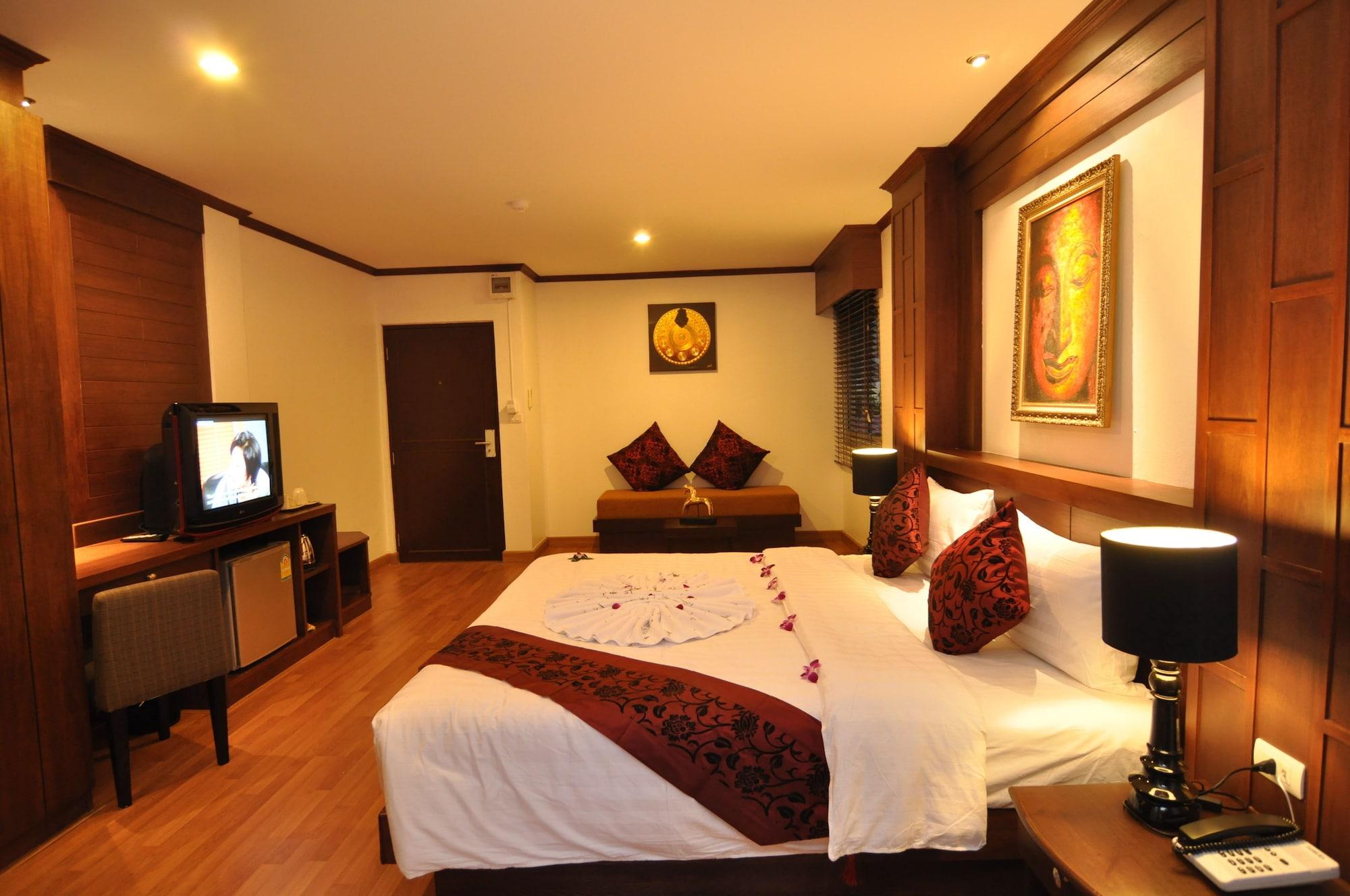 Hemingway'S Hotel Patong Bagian luar foto