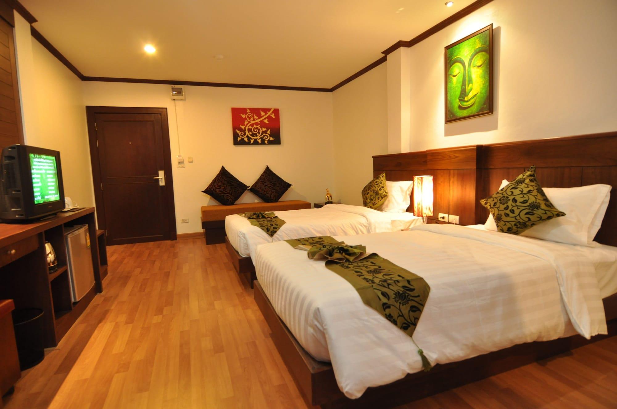 Hemingway'S Hotel Patong Bagian luar foto