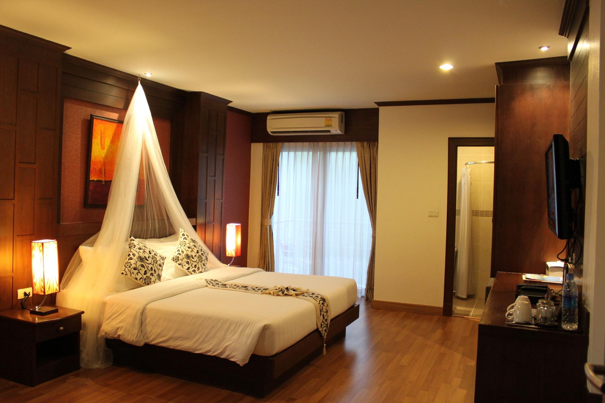 Hemingway'S Hotel Patong Bagian luar foto