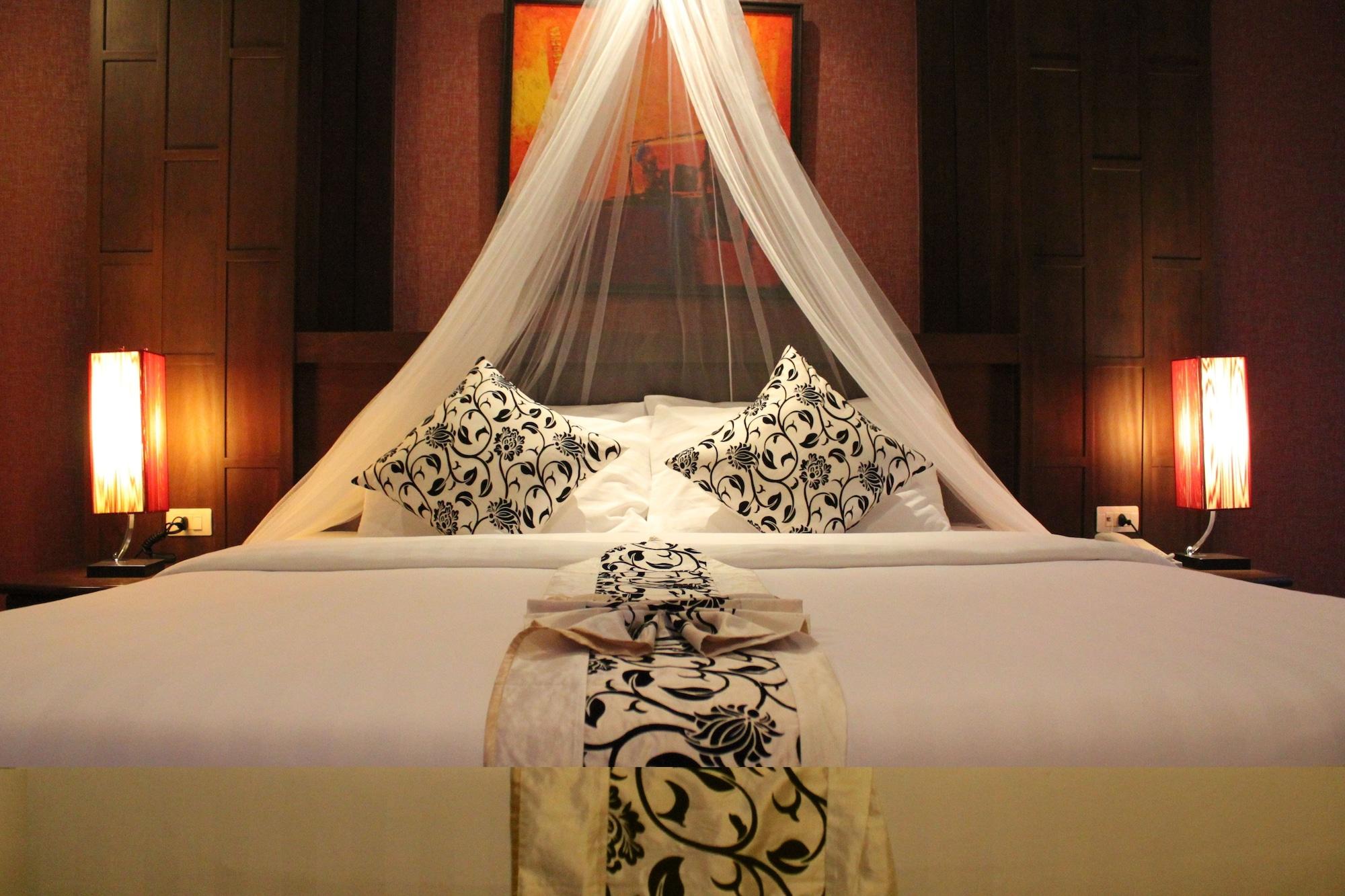 Hemingway'S Hotel Patong Bagian luar foto