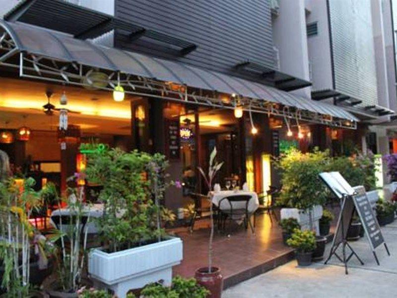 Hemingway'S Hotel Patong Bagian luar foto
