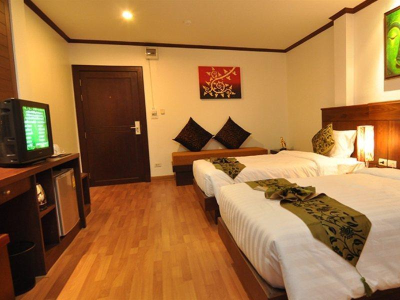 Hemingway'S Hotel Patong Bagian luar foto