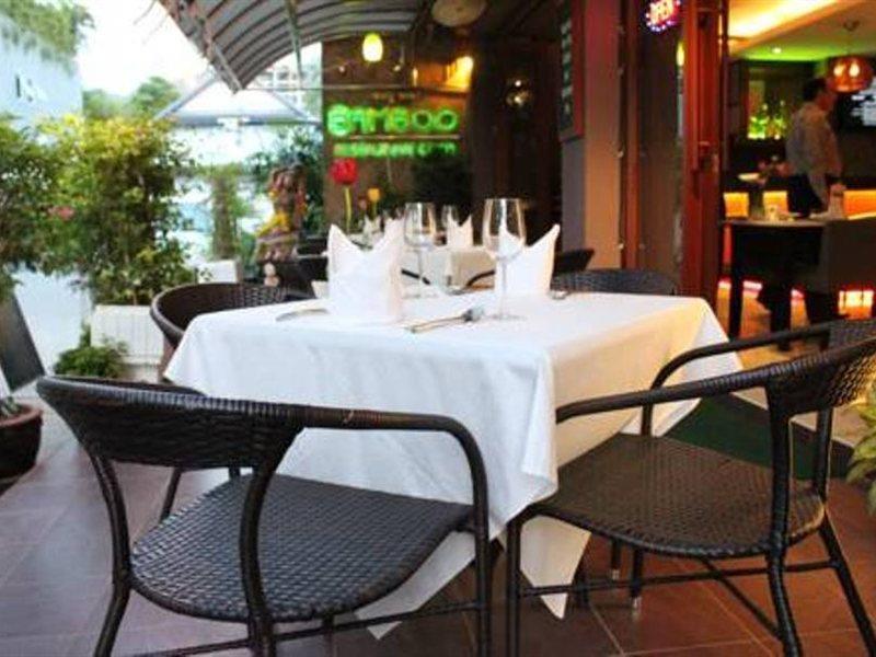 Hemingway'S Hotel Patong Bagian luar foto