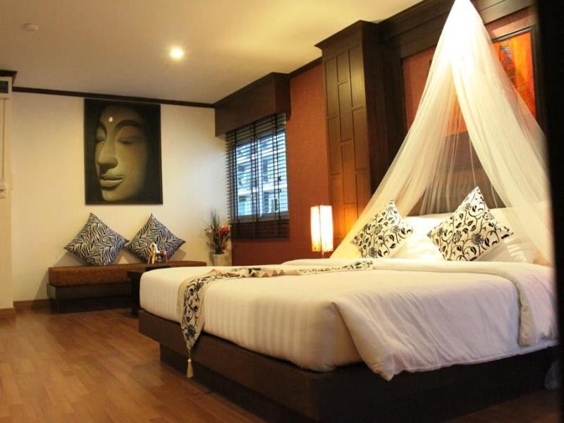Hemingway'S Hotel Patong Bagian luar foto