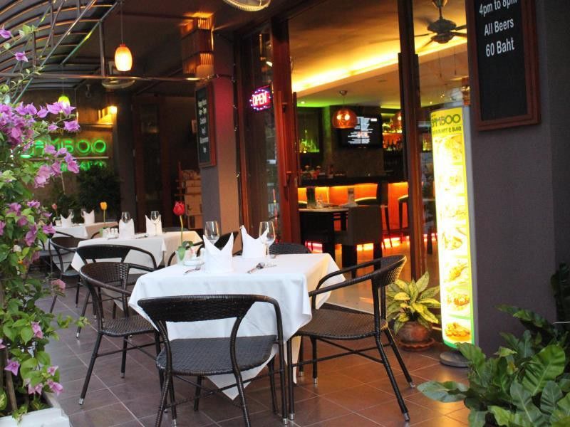 Hemingway'S Hotel Patong Bagian luar foto